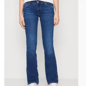 Super snygga pepe jeans som tyvärr inte kommer till användning längre pga att dem blivit för små.