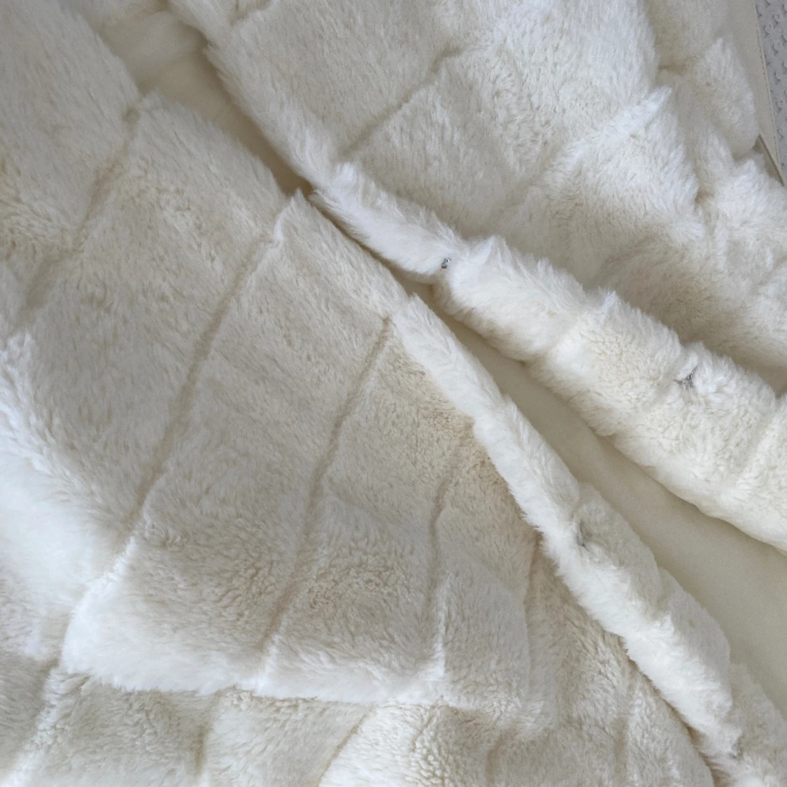 Vit pälsjacka (fake) - 91