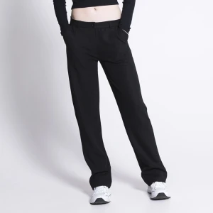Low waist kostymbyxor - Säljer dessa kostymbyxor från lager 157 då de ej kommer till användning💞 byxorna är i bra skick och för fler frågor eller bilder kom dm!