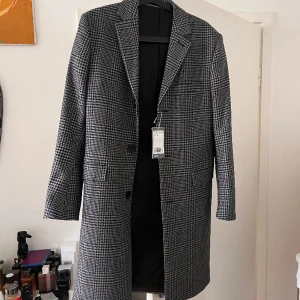 Wool blend coat kappa - Wool blend coat kappa från H&M Oanvänd, med prislapp kvar. Nypris 1499kr 