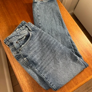 Zara jeans -  Säljer nu detta par zara Jeans som är helt oanvända endast testade, hör gärna av er vid frågor, djur rökfritt hem 