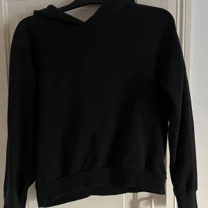 Svart hoodie - Fint skick men använd. 