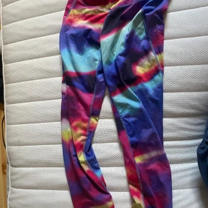 Träningsbyxor - Multifärgade träningsbyxor från H&M storlek S