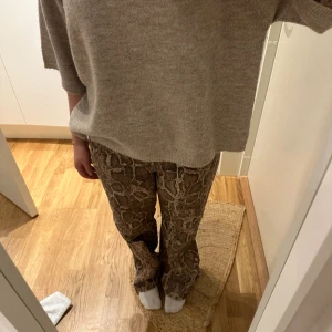 Mönstrade jeans - Säljer dessa mönstrade jeans helt oanvända❤️‍🔥 