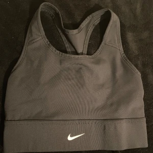Sport bh  - Säljer min sport bh från nike pga att den inte längre kommer till användning. 