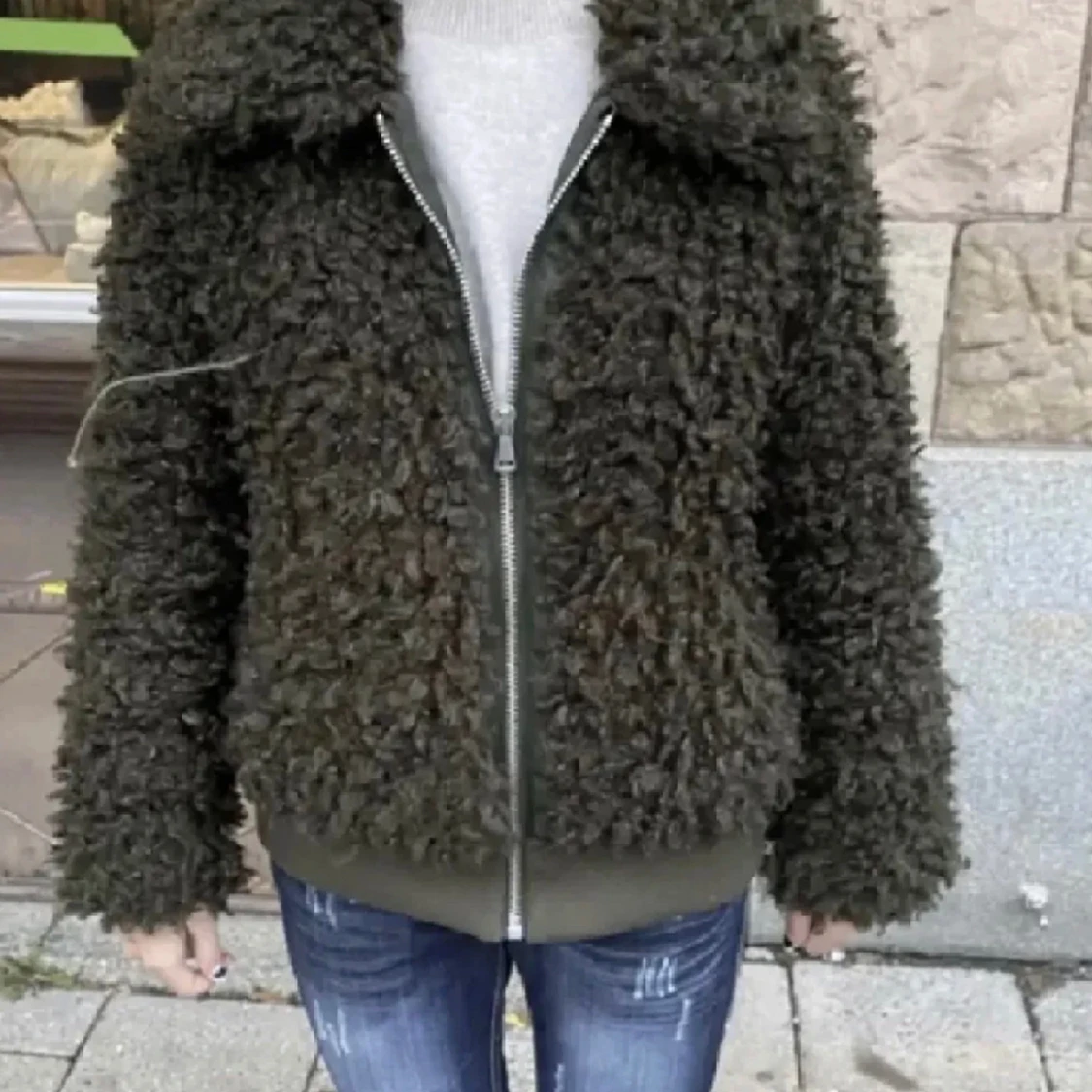 slutsåld fluffjacka