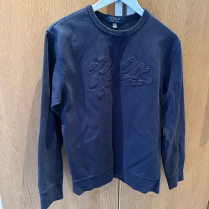 Ralph lauren tröja - Säljer denna Ralph lauren tröja som inte kommer till användning 