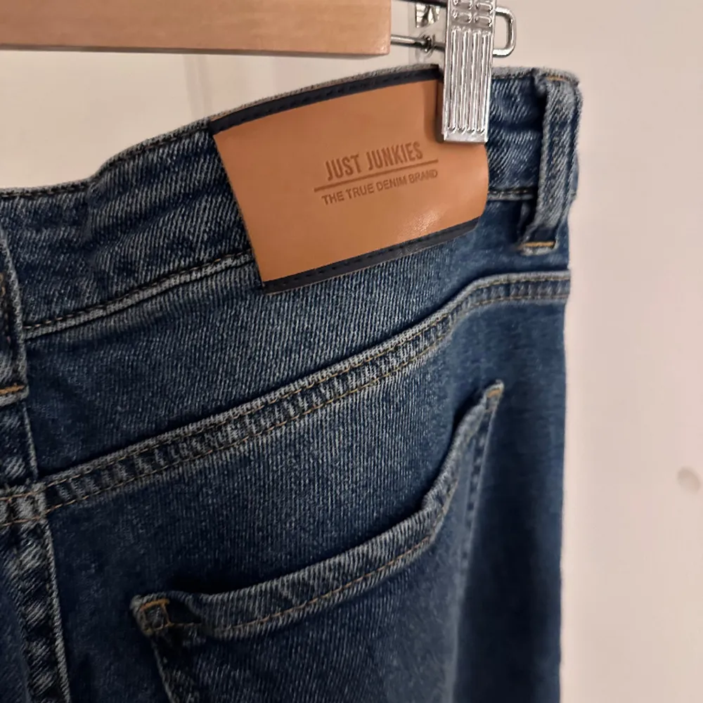 Riktigt snygga slim jeans till billigt pris!!. Jeans & Byxor.