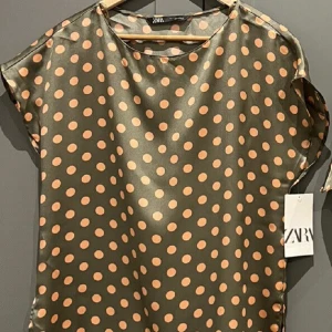 Ny zara blus  - Ny oanvänd zara topp, utan prislappar, Zara, storlek xs