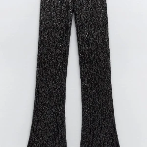 Byxor  - Söker dessa byxor från zara  