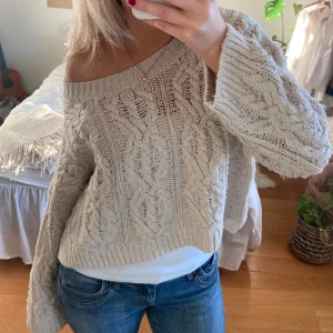 Stickad tröja - Fin stickad tröja💓