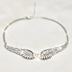 kortare halsband  - säljer detta oroligt snygga halsbandet som aldrig är använt, kedjan är lite kortare 