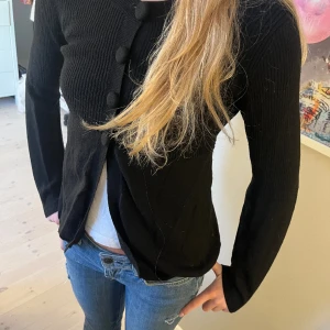 Snygg kofta med knappar✨✨ - Så snygg och perfekt till alla outfits!