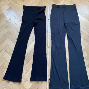 2 st Flare leggings säljs som ett paket, båda i stl S. Den ena har något längre längd.
