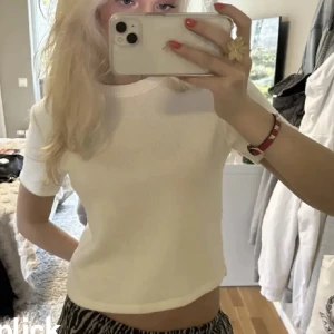 Topp - Stickad tshirt från zara 🙌🏻