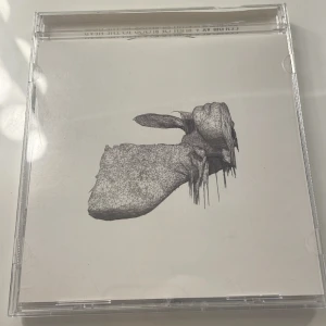 Coldplay skiva - Säljer denna oanvända Coldplay skiva med albumet ”A rush of blood to the head”. Skicka prisförslag💕
