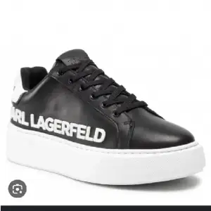 Karl Lagerfeld sneakers, helt nya i storlek 38. Skriv privat vid intresse💕🩷Gratis frakt