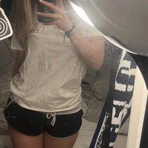 hov1 t-shirt - hov1 t-shirt från deras när jag ser dig låt!