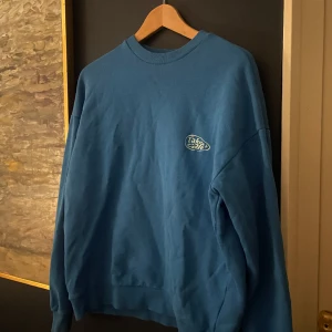 Sweatshirt från junkyard - Cool tröja från junkyard! Köparen står för frakten 