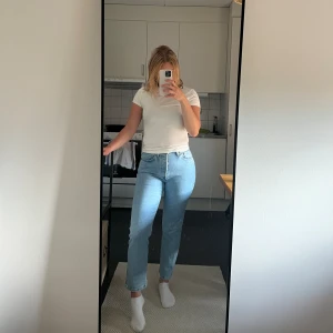 Levis jeans i mycket fint skick! - Levis jeans i modellen 501. Mycket sparsamt använda! 