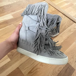 Casadei Fransskor - Säljer Eftertraktade liknande casadeimodellen❤️‍🔥, passar 36/37. Använd gärna köp nu