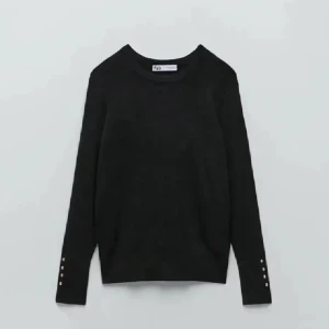 Zara tröja - Zara tröja med guldiga knappar längs ärmarna, skriv för frågor!❤️💘