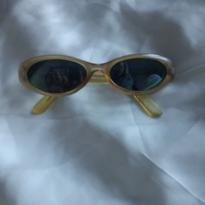 Diesel solglasögon  - Solglasögon från diesel i bra skick. Snygga nu till sommaren!