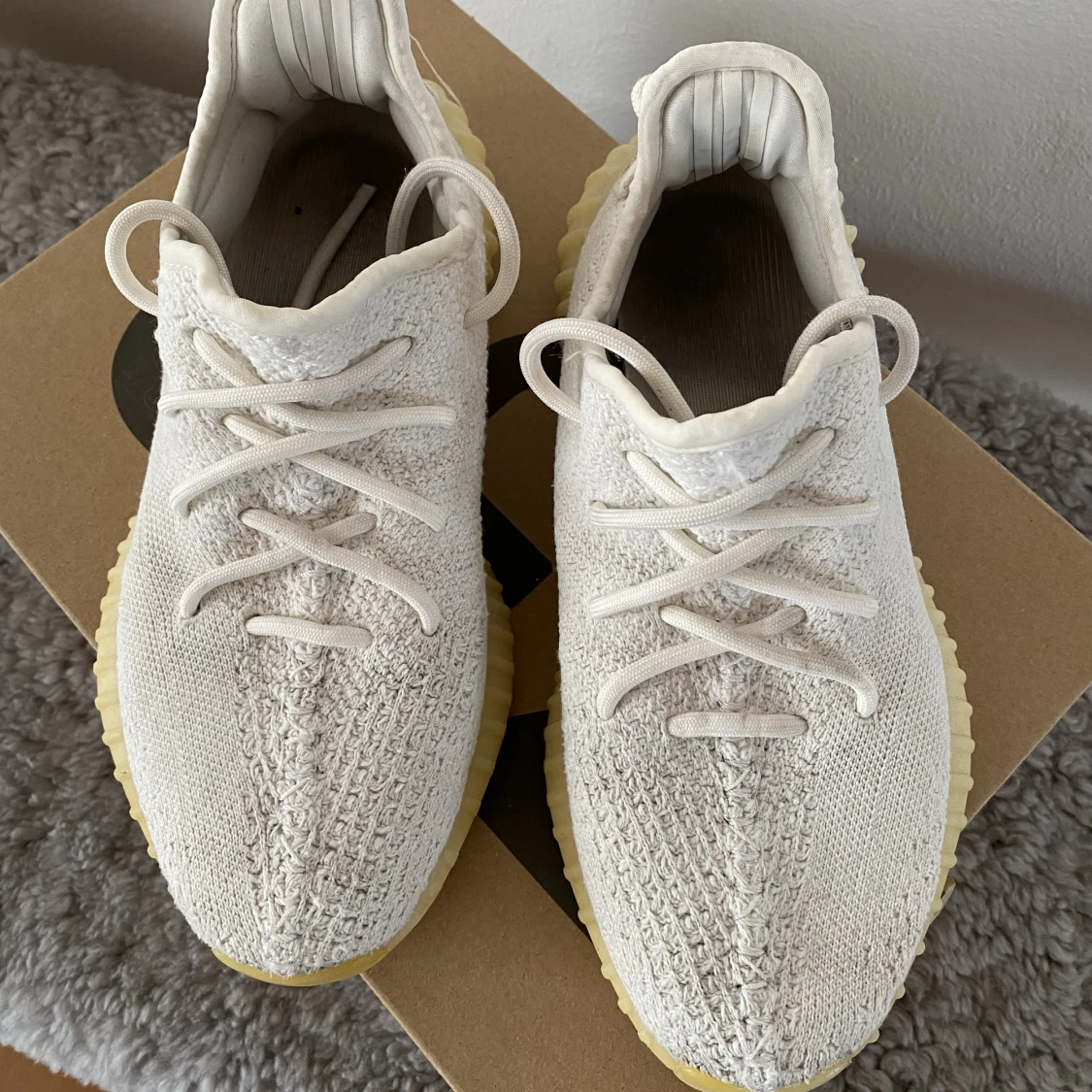 Yeezy cream white