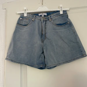 Shorts  - Lite använda. Köpta på missguided. Strl 38