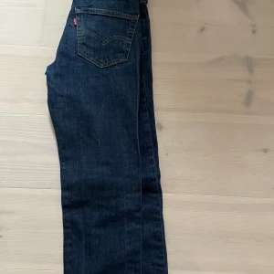 Levis Jeans - Säljer mina Levis jeans som jag lampor använt. Modellen är 511 och storleken är W29 L30