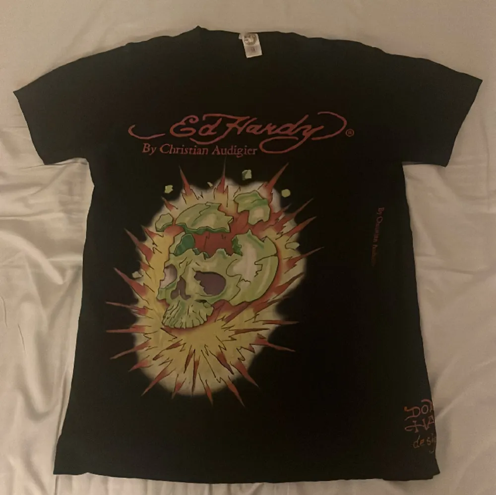 Fin Ed Hardy t-shirt i bra skick, hör av er vid frågor💞. T-shirts.