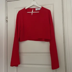 Crop top  - Röd crop top från NaKd Hannalicious