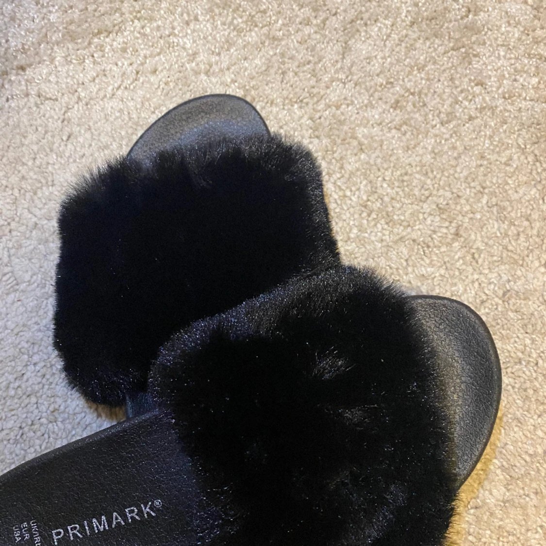 Svarta tofflor - 90