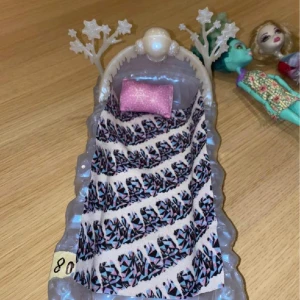 Monster High Säng - monster high säng 80kr. skickar spårbart med postnord. Tar bara swish