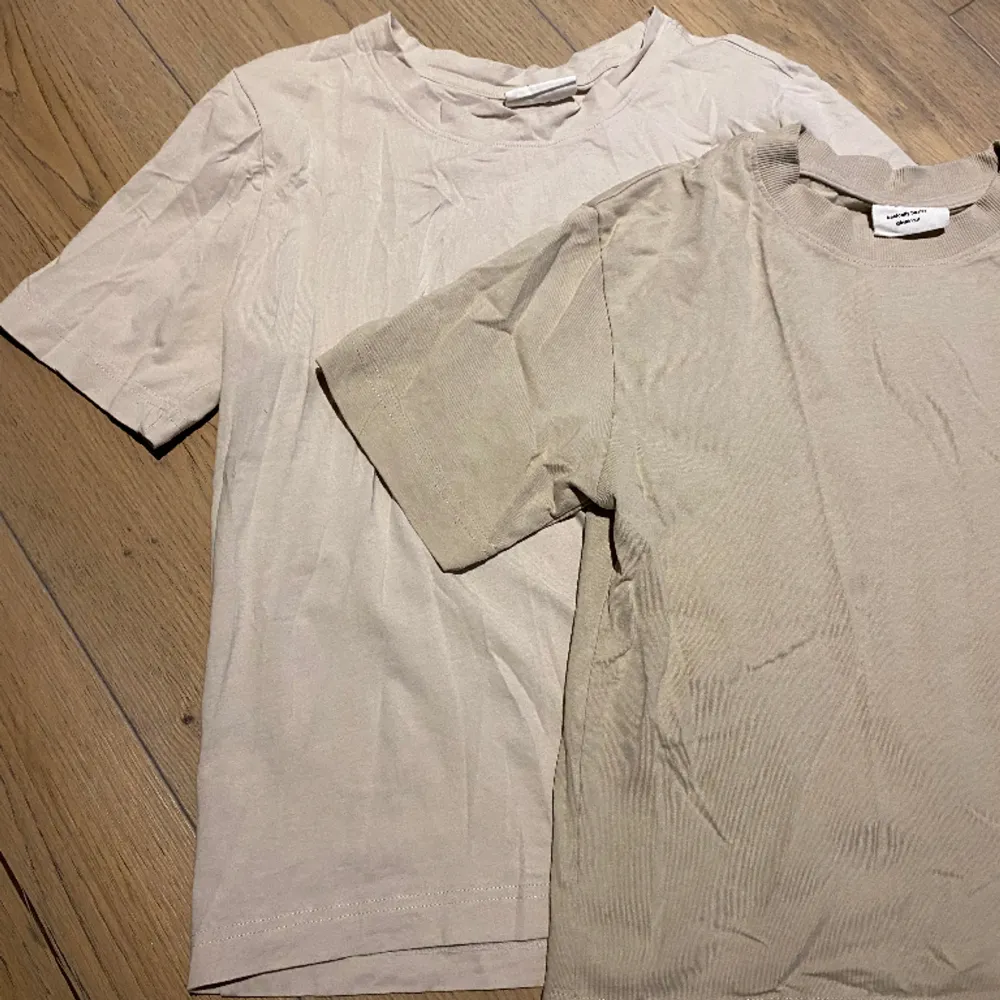 Två oanvända t shirts från GinaTricot i superskönt material💕 Storelk S och Xs!. T-shirts.