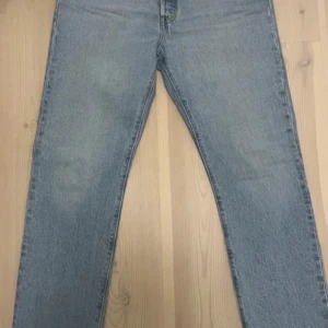 Levis 501 - Nya Levis W31-L32 säljes pga fel stl. Inköpspris: 1099kr