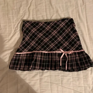 Rutig kjol - Väldigt fin, men för stor på mig ❤️ Använd gärna köp nu!