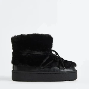 HM VINTERSKOR - Säljer dessa vinterskor från h&m i storlek 41. Helt slutsålda. Skorna är aldrig använda och prislapp finns kvar på. Säljes pga fel storlek. 