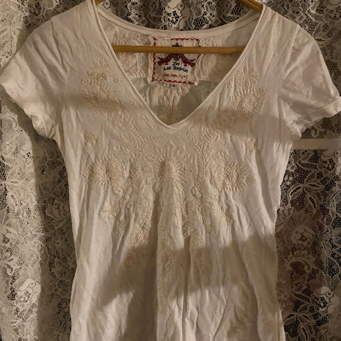 Vit tröja med detaljer - 90