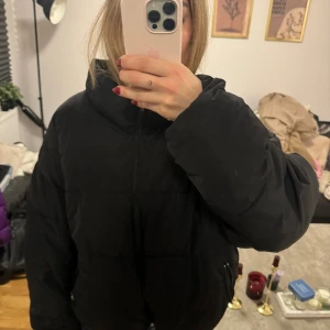 vinterjacka - M/L storlek, I have not use it many times max 15times. I bought it 500kr