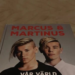 Marcus & Martinus Vår värld - Lägger upp annonsen igen, då jag inte varit inne på appen på ett tag! 
 Marcus och Martinus vår värld bok, helt ny och
aldrig använt då jag har dubbletter!
 köparen står
för frakten!🤍
 