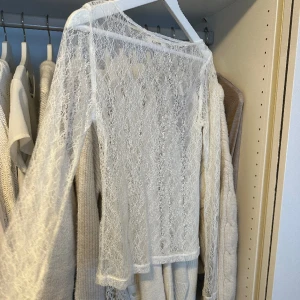 spetströja - fin tröja i spets från kappahl, använd en gång så i princip ny. slutsåld på hemsidan🤍
