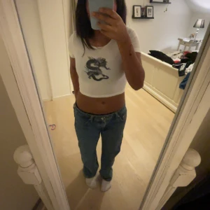 Topp - Lagom Croppad topp som är stretchig. Inga defekter skönt material. 