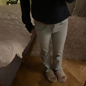 Low waist jeans  - Snygga low waist bootcut i bra skick skriv för mer info 
