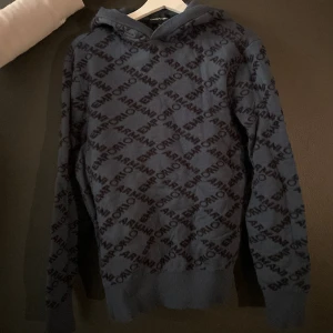 Armani hoodie  - Snygg mörkblå armani hoodie, används ej längre.