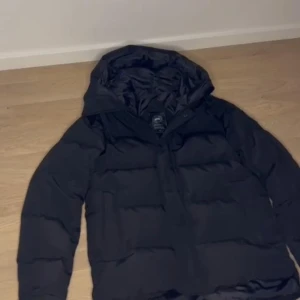 Canada goose black label - Nytt konto förra fungerar inte ”hpplugg” om ni är intresserade skriv här  För fler bilder i dm  Stl S Använd 1-2 gggr Möts upp gbg Köpare står för frakt