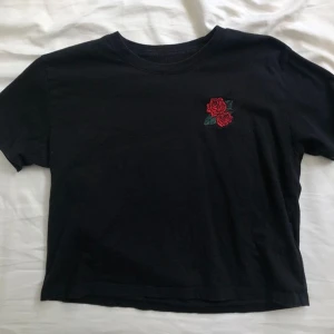 T-shirt  - Bra skick, säljer pg ingen andvändning.