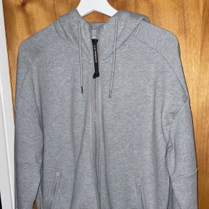 Cp company  - Cp company zip hoodie Knappt använd 