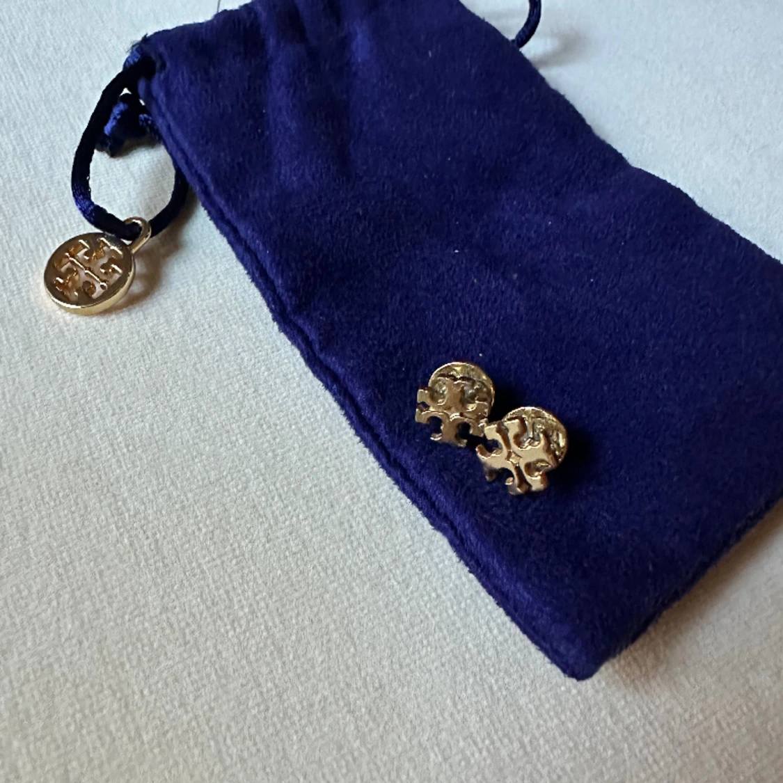 Tory Burch logo örhängen