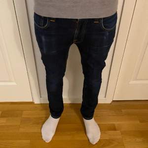 Ett par feta jeans från märket nudie i modellen ”lean dean”. 7/10 skick. Storlek 30/32. Pris går att diskutera.
